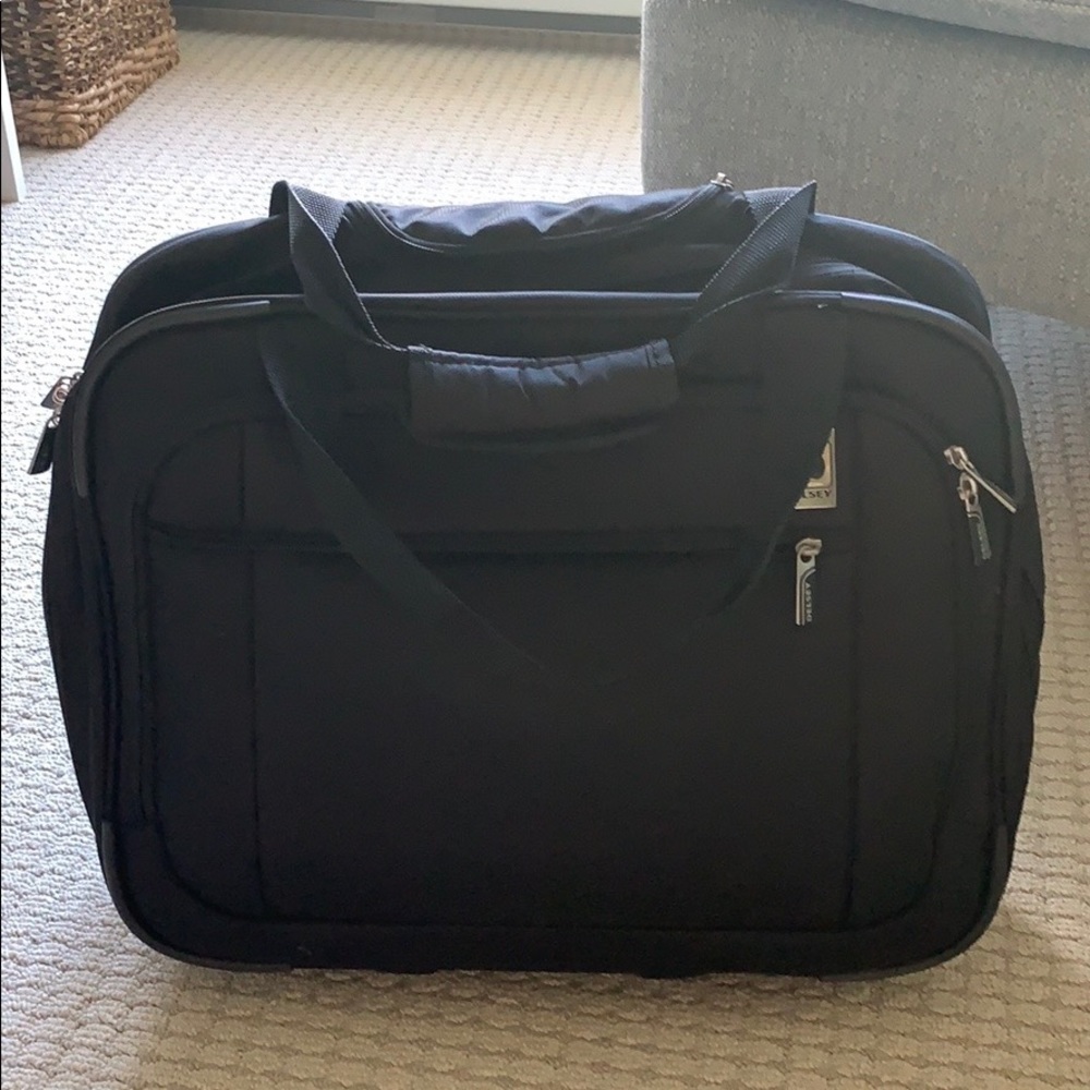 Delsey Briefcase in like new condition!